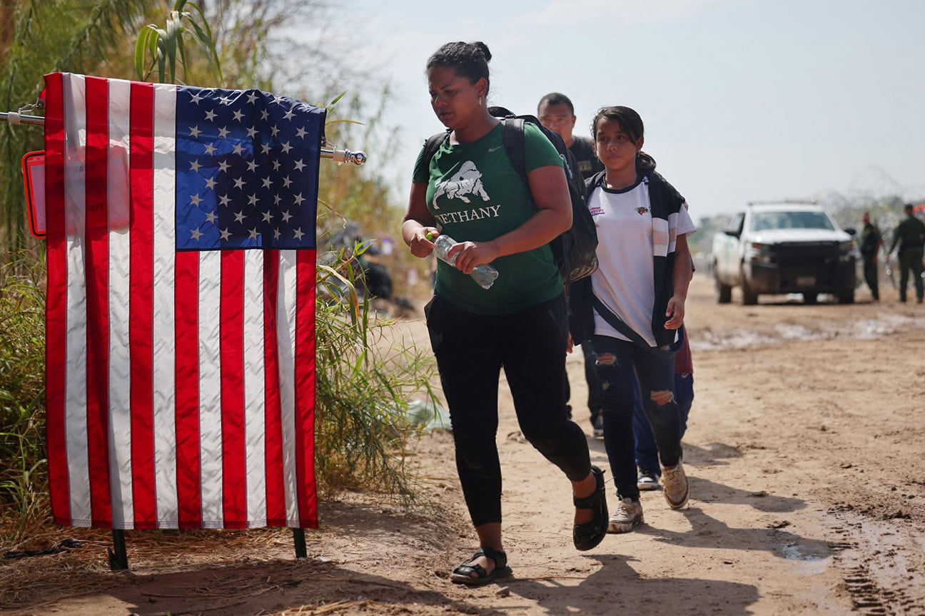 Why do immigrants come to the US?