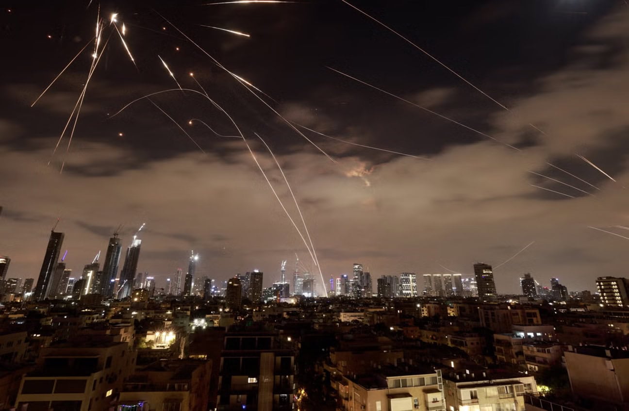 Israel Strikes More Iranian Military Targets, Iran Retaliates on Fourth Day of Conflict