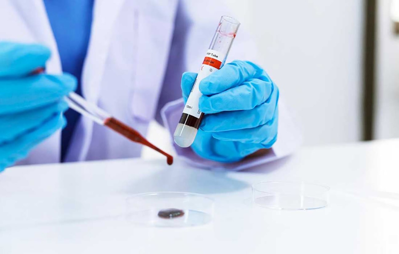 Scientists are developing artificial blood that could save lives in emergencies