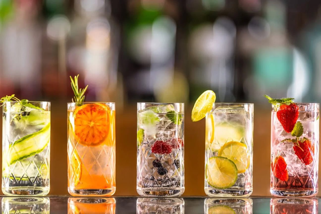 Cachaça com metanol e o drinque “bombeirinho”: casos antigos se repetem