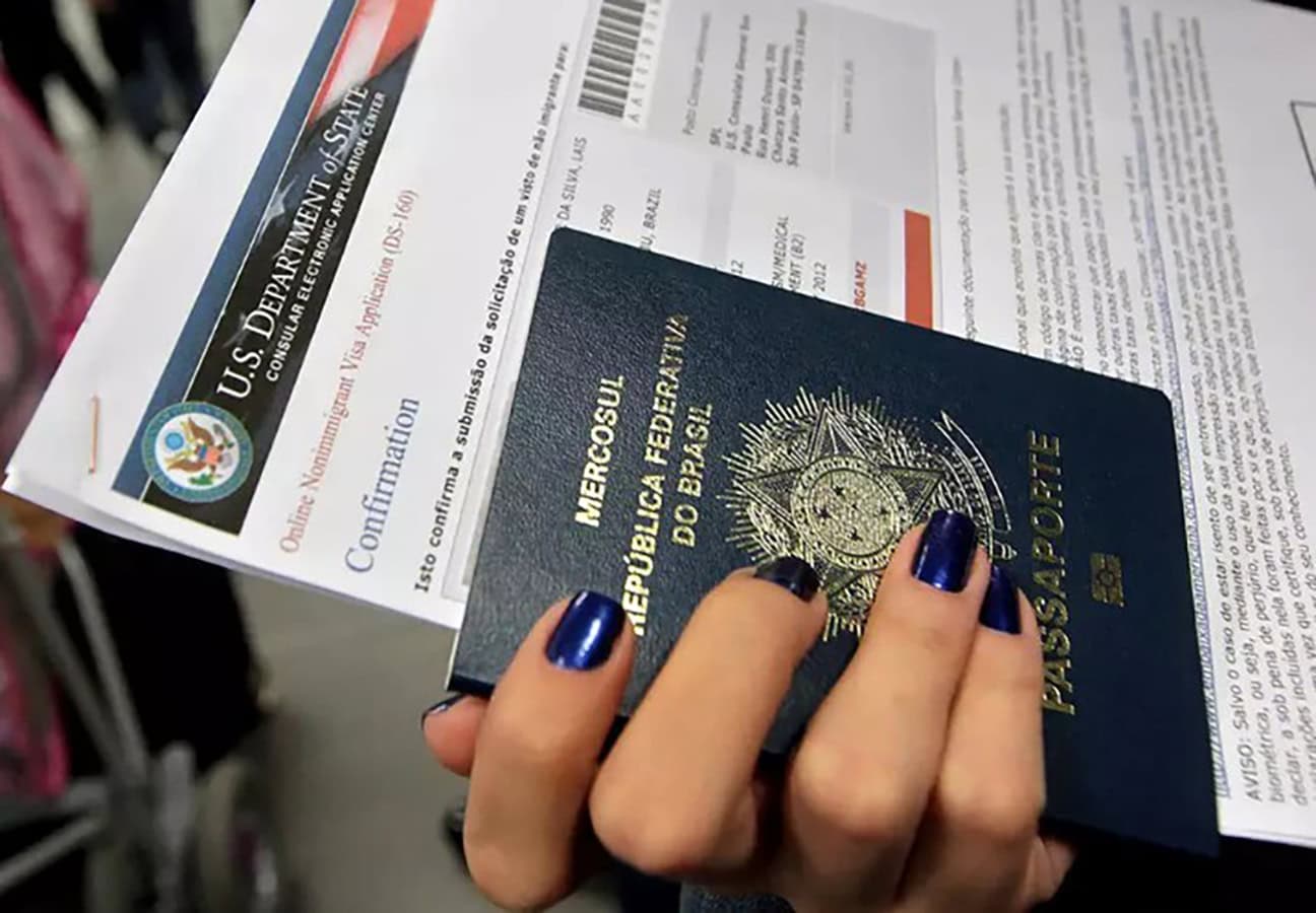 EUA suspendem processamento de vistos para 75 países, incluindo o Brasil