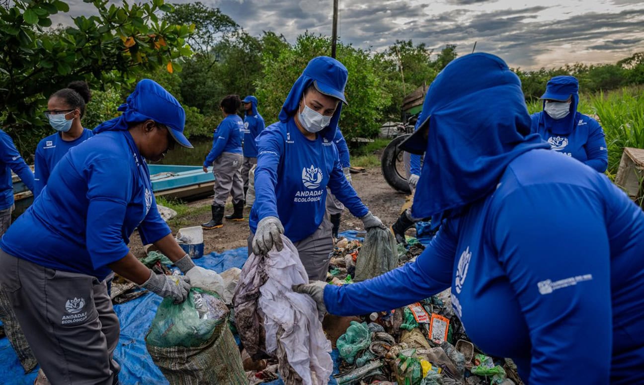 Comunidade transforma cenário ambiental da Baía de Guanabara (RJ)